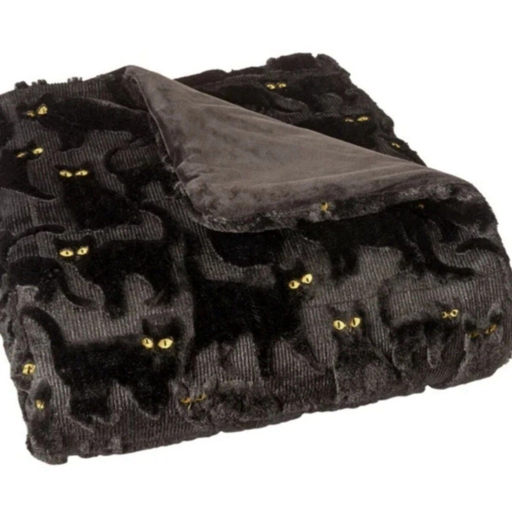 BRAND NEW COSTCO FAUX FUR EMBROIDERED HALLOWEEN BLANKET THROW 🐈‍⬛ BLACK CAT 🐈‍⬛